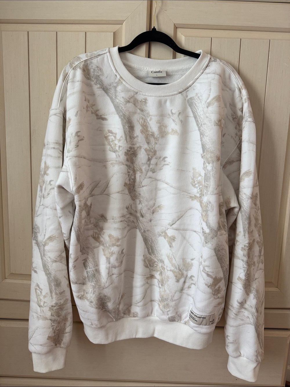 Comfrt Crewneck Sweater in white camo